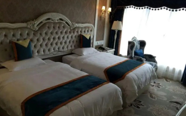 Chengdu French Theme Gold Palace