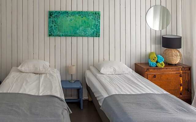 Saarj¿e puhkemaja tuba koos hommikus¿¿giga