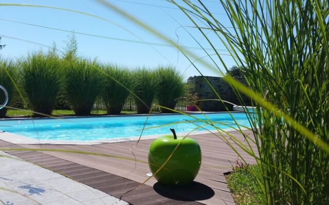 Beautiful Holiday Home with shared Pool in Eprave