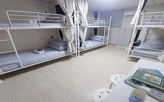 Funwave guesthouse in Haeundae
