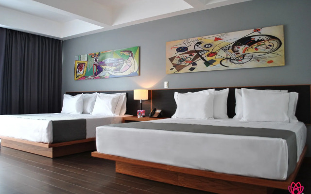 Hotel y Tú