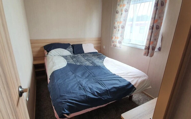 St Osyth- Sleeps8-freeparking-wifi-holidaypark