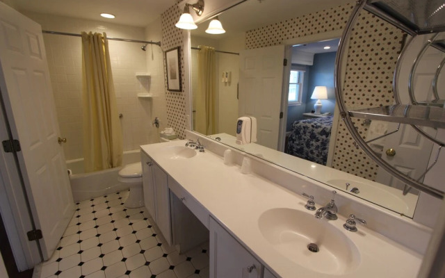 Edgewater Beach Resort, a VRI resort