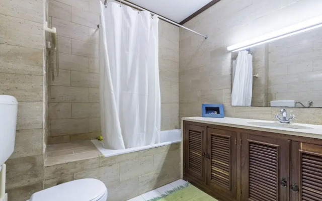 Fish House Flat With Pool