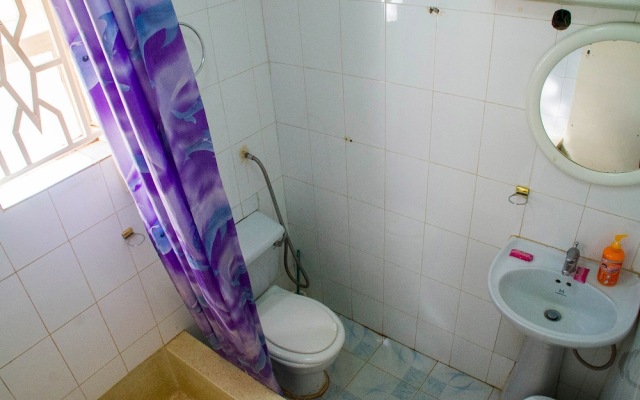 Crown Hotel Hoima