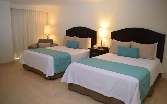 Astur Hotel y Suites