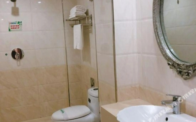 Donggang Hotel
