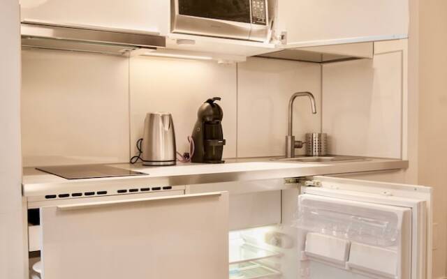 Fashion Elvira House 2