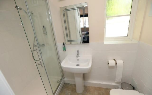The Corner House Hotel Gatwick