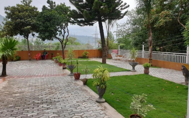 Hotel Kashmir Lodge Muzaffarabad