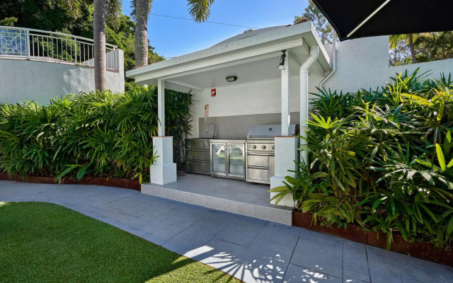 Alassio Palm Cove