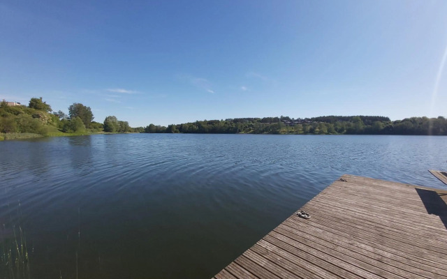Apartments by the lake with fireplace