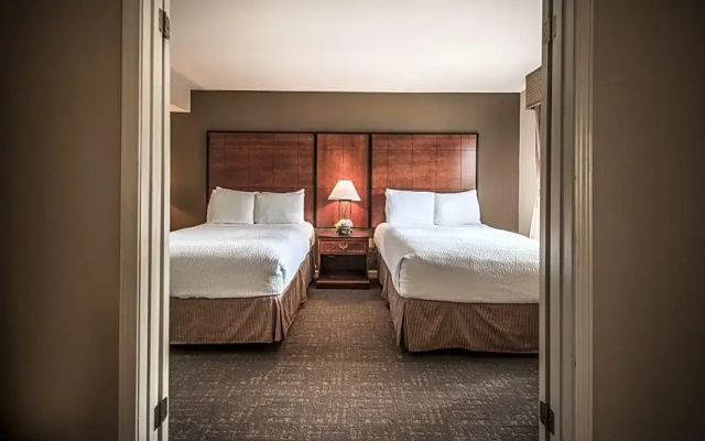 Cloverleaf Suites Columbus