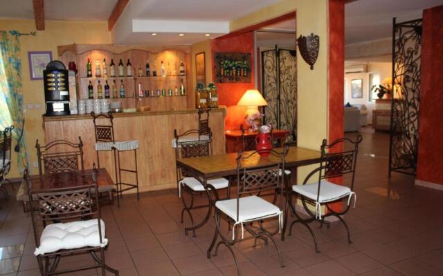Le Clos Des Pins