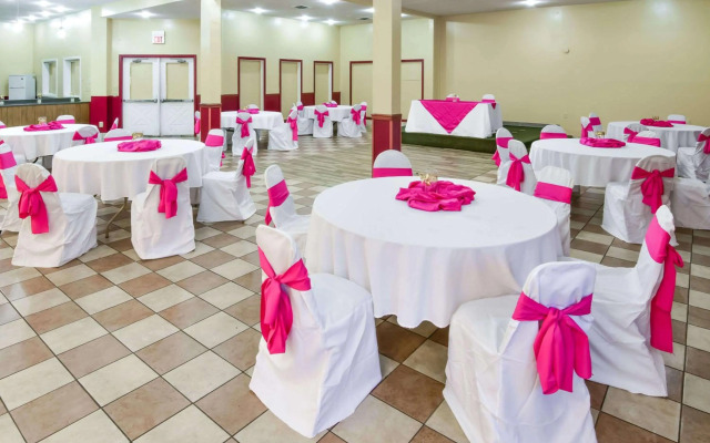 Columbus Grand Hotel & Banquet Center