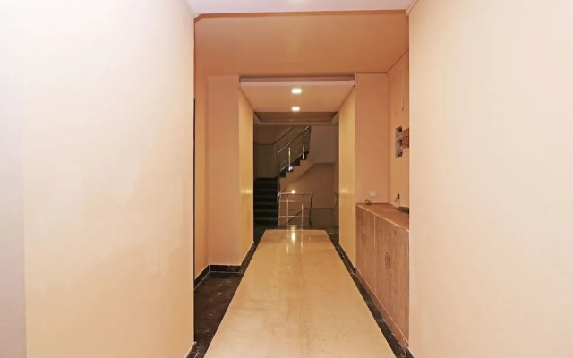 Collection O 74986 Hotel Sky Villas Near Palam Metro Station