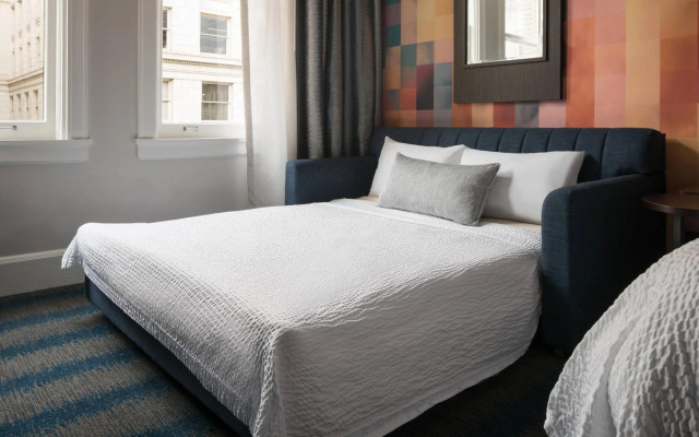 Courtyard Seattle Downtown Pioneer Square