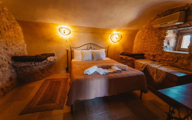 Kythera secrets suites