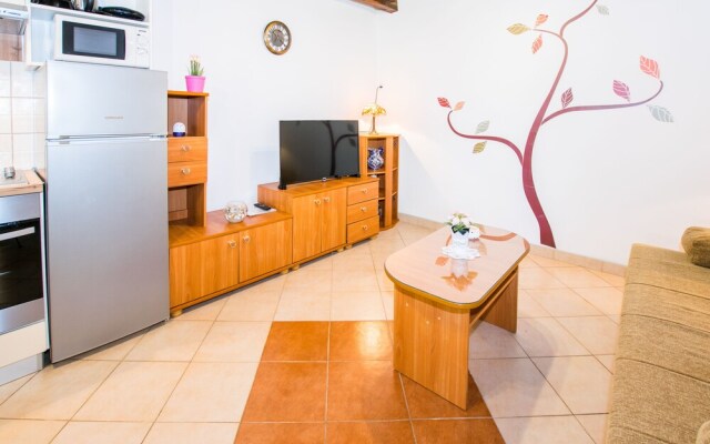 Pleasant 4 person apartment Ana