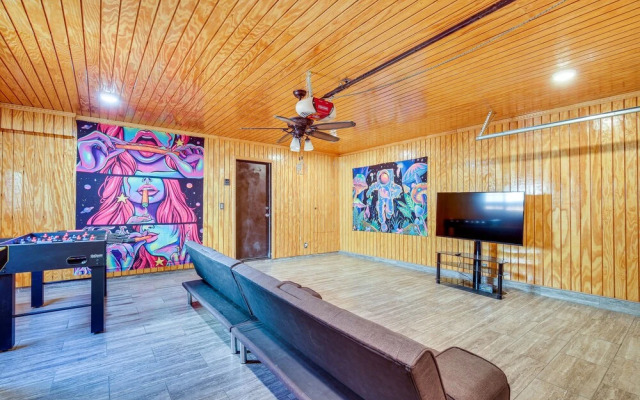Cozy Coachella Home Rental: Game Room, Grill!