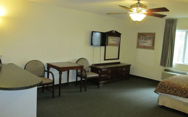 High Falls Inn and Suites