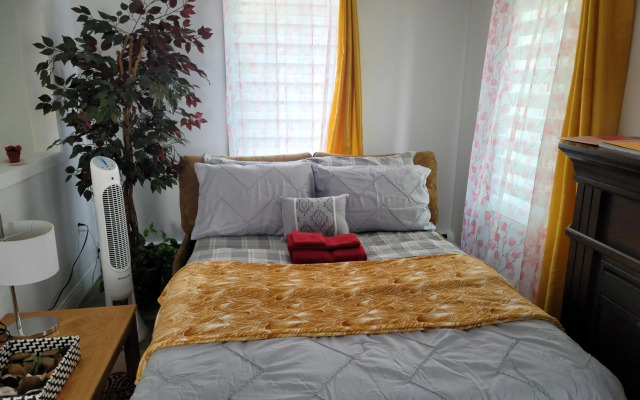 Vibrant apartment in the heart of the town