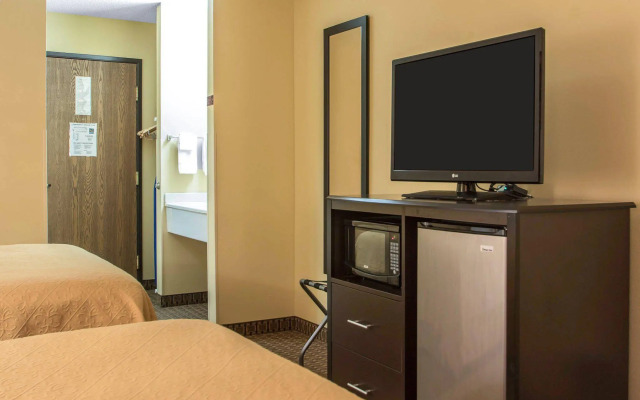 Quality Inn & Suites Sun Prairie Madison East