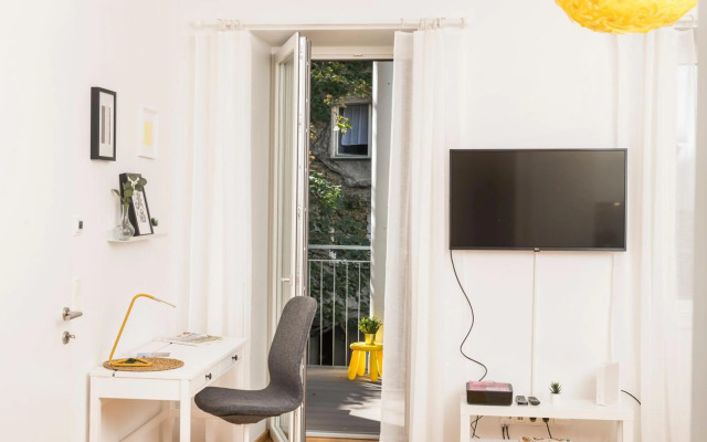 Prater Balcony Suite by ichbucheAT