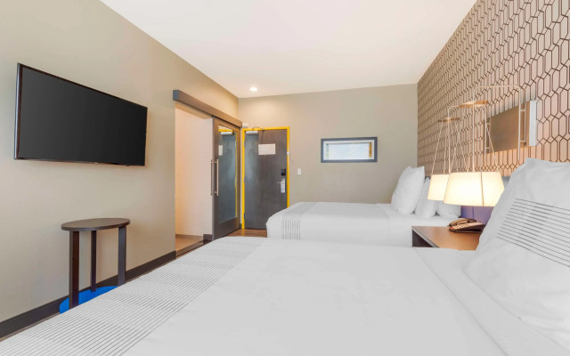 Glo By Best Western