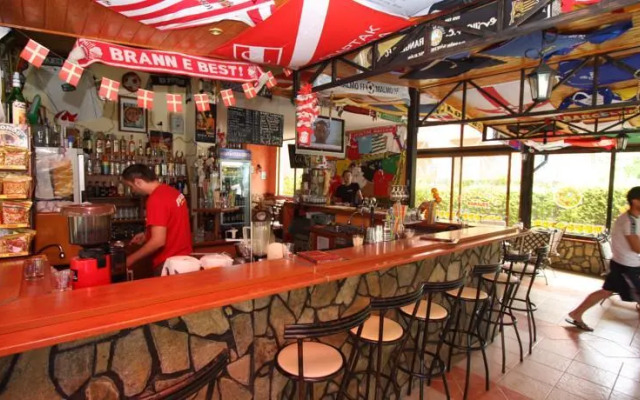 Friends Family Hotel