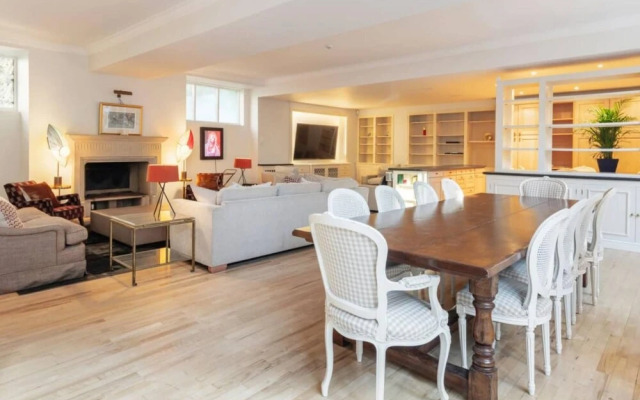 The Heart of Chelsea - Modern Bright 4bdr Home With Gym Parking Patio