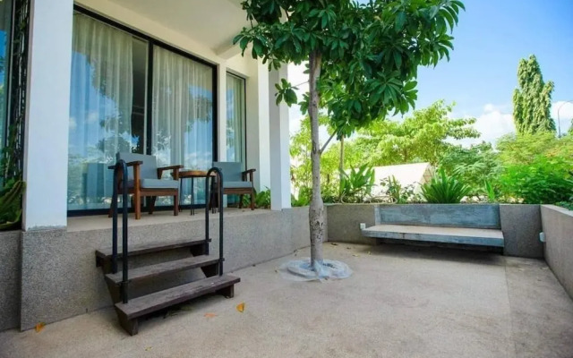 Tushita Villa Pool and Gardens