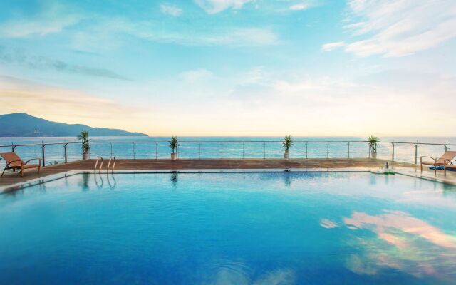 Serene Beach Hotel Danang