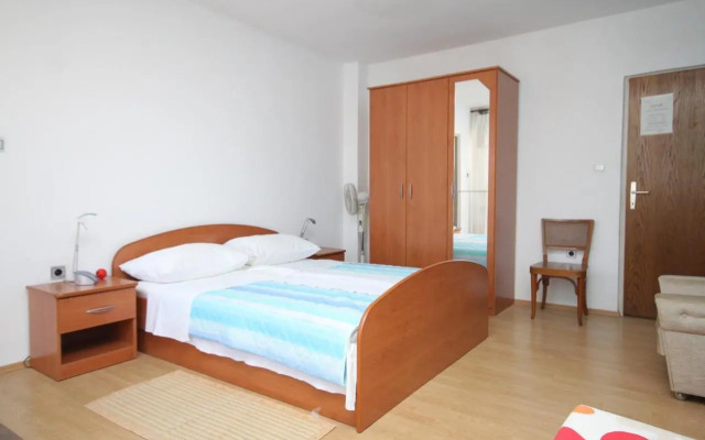 Triple Room Pasman 8223a