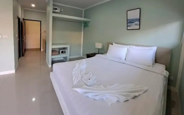 J & Ariya Hotel