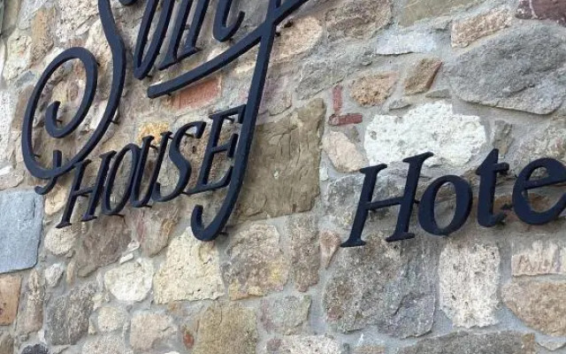 Sonef House Hotel