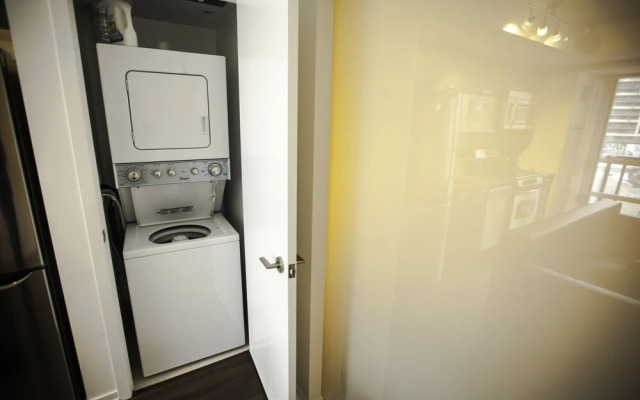 Life Suites Queen Street 2 Bed Apartment