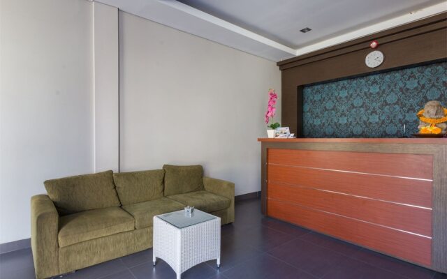 RedDoorz Plus @ Troppozone Legian