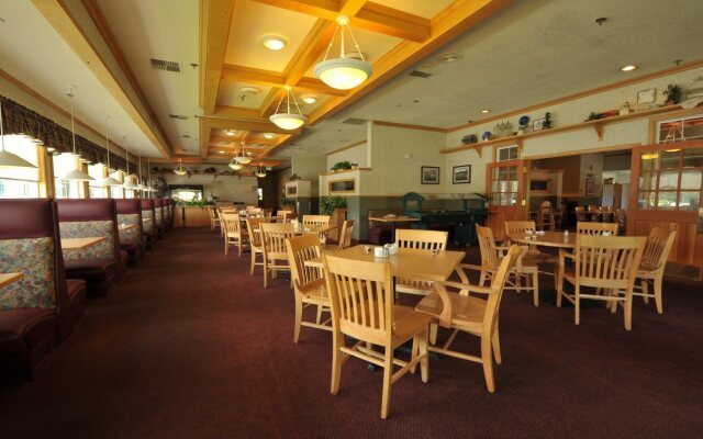 Shilo Inn Suites Hotel - Nampa Suites - Idaho