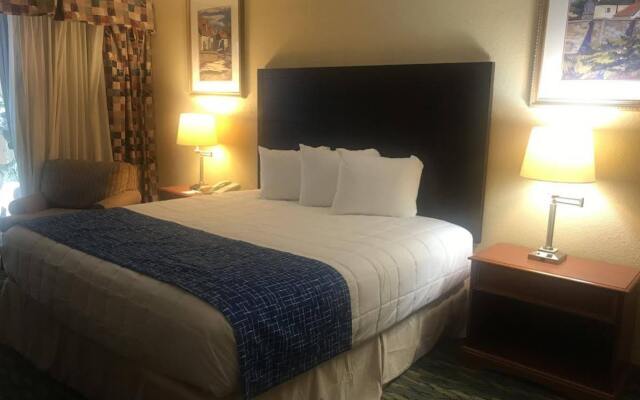 Travelodge By Wyndham Texarkana