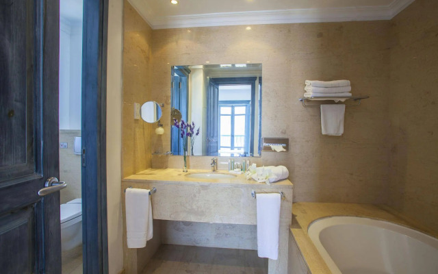 Nausicaa Luxury Villas By Louis Hotels