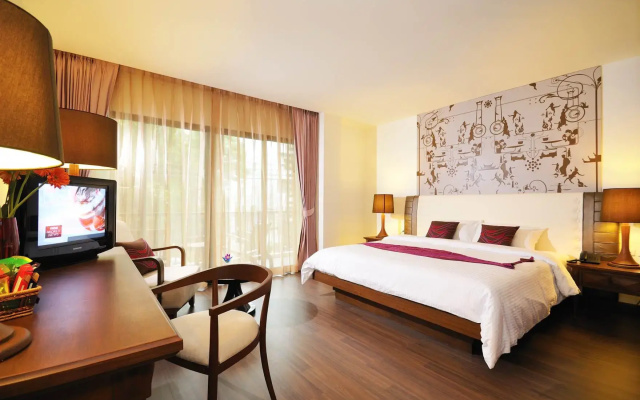 The StandardX Bangkok Phra Arthit