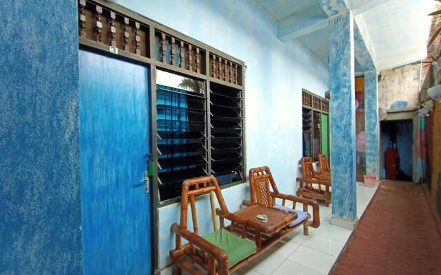 Lovina Central Hostel
