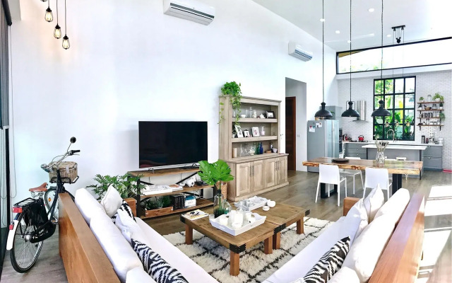 New Wonderful Villa in Nai Harn Center