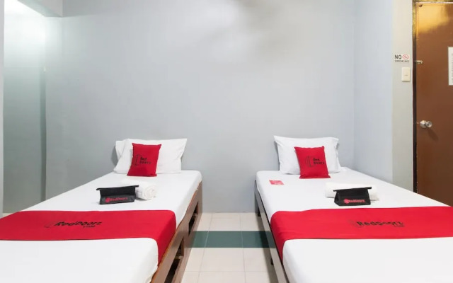 RedDoorz @ Teofila Lodge