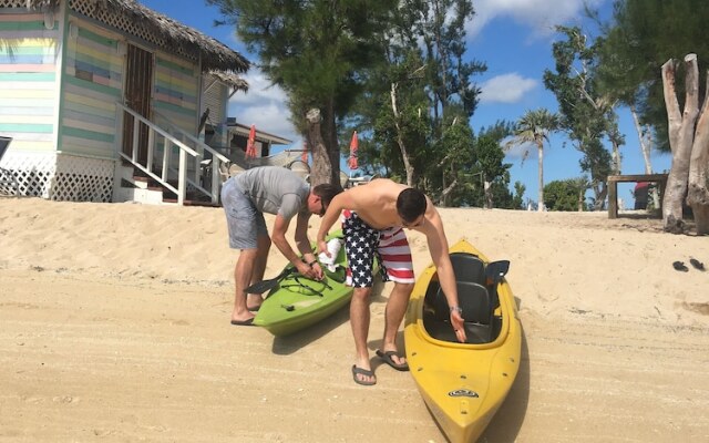 Coral Harbour Beach House And Villas