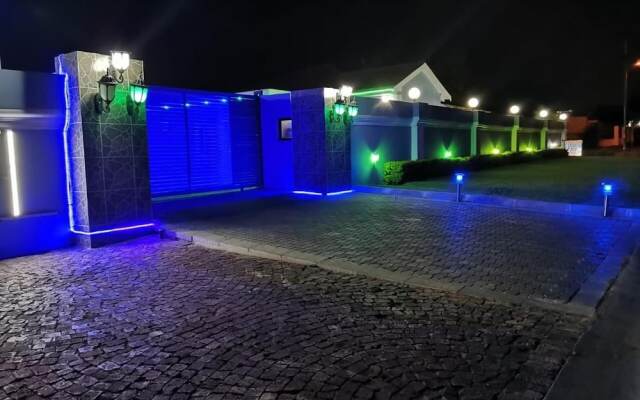 Zurich Garden Lodge