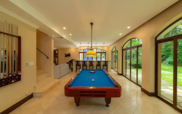 - Casa Zafiro 7 Bedrooms Private Pool