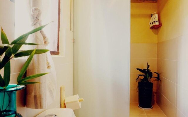 Shaxi Miss May Hotel