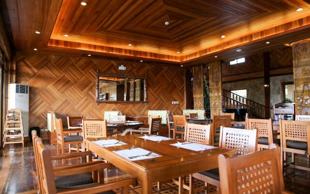 Alta D' Tagaytay Hotel